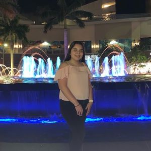 Meet your Posher, Gabriela